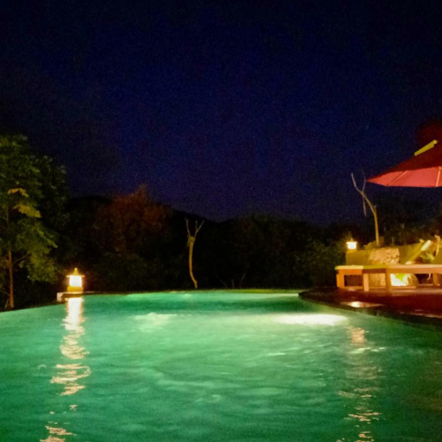 Tanjung Lima Villas Labuan Bajo Buitenkant foto