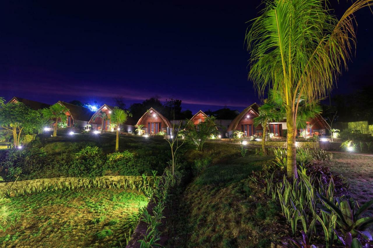 Tanjung Lima Villas Labuan Bajo Buitenkant foto