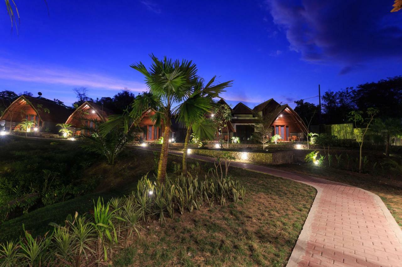Tanjung Lima Villas Labuan Bajo Buitenkant foto