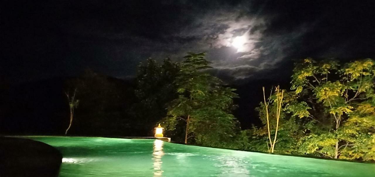Tanjung Lima Villas Labuan Bajo Buitenkant foto